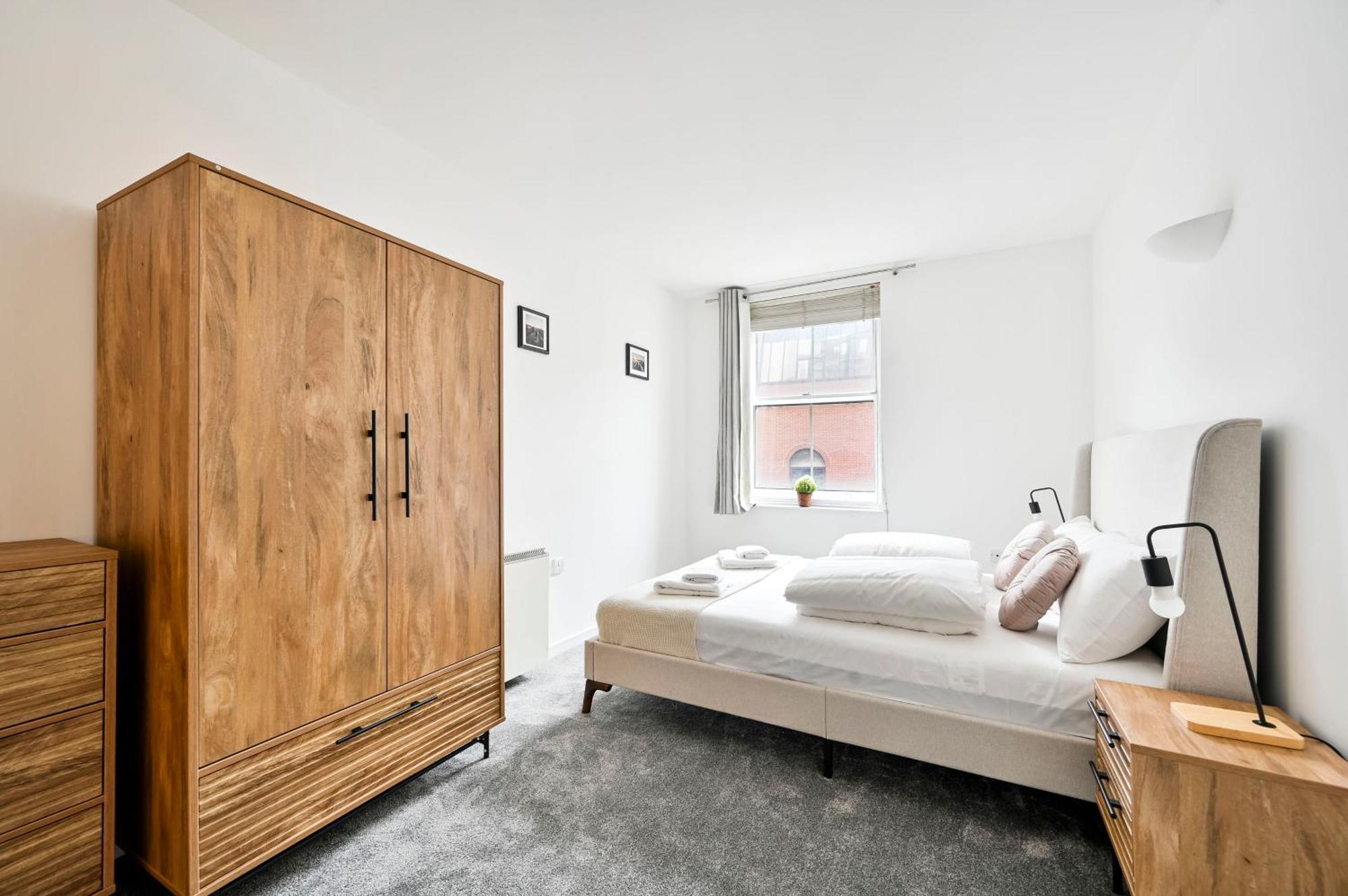 Lovely 2 Bed Tower Bridge Sleeps 6 Londra