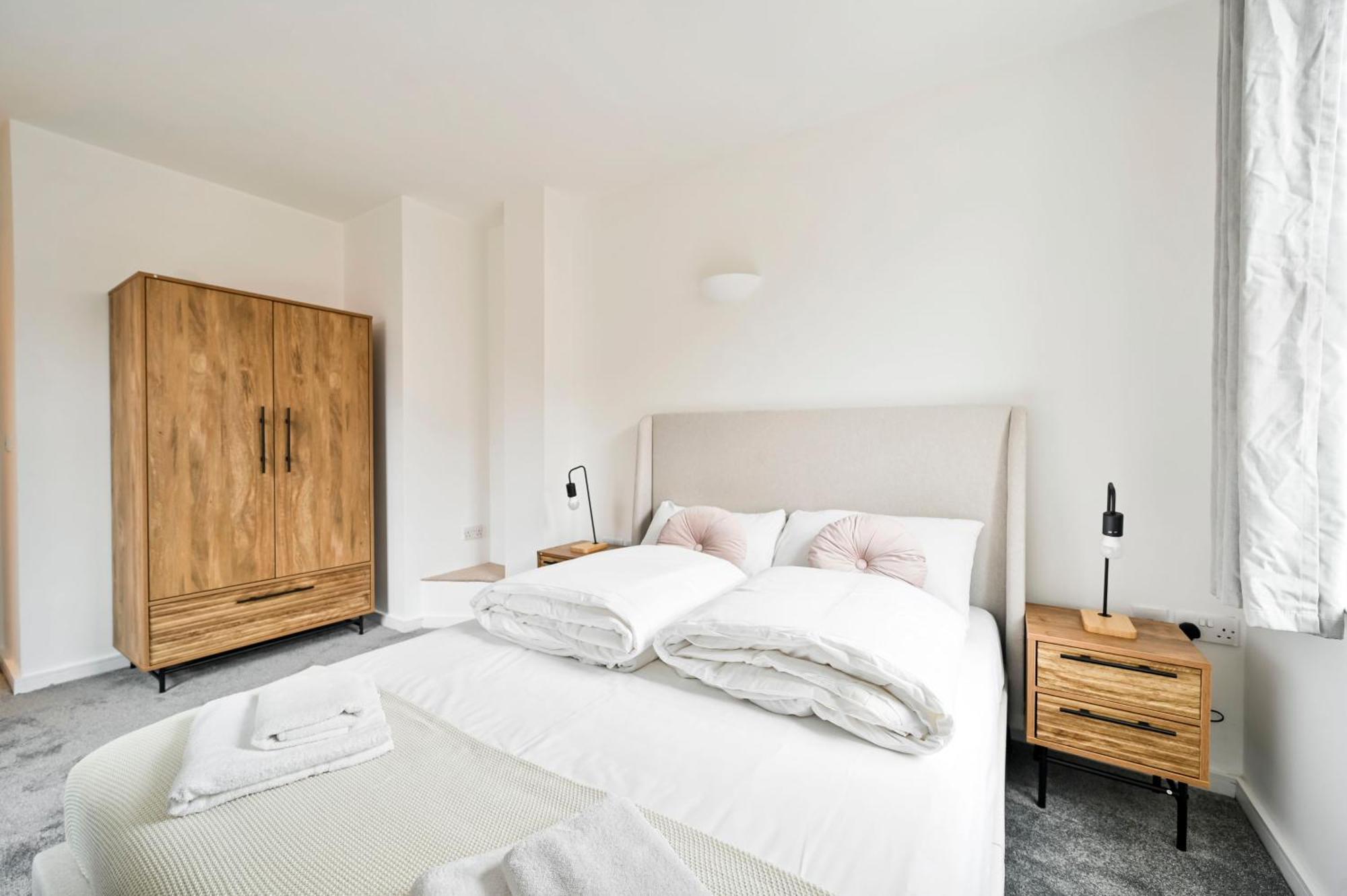 Lovely 2 Bed Tower Bridge Sleeps 6 * Londra
