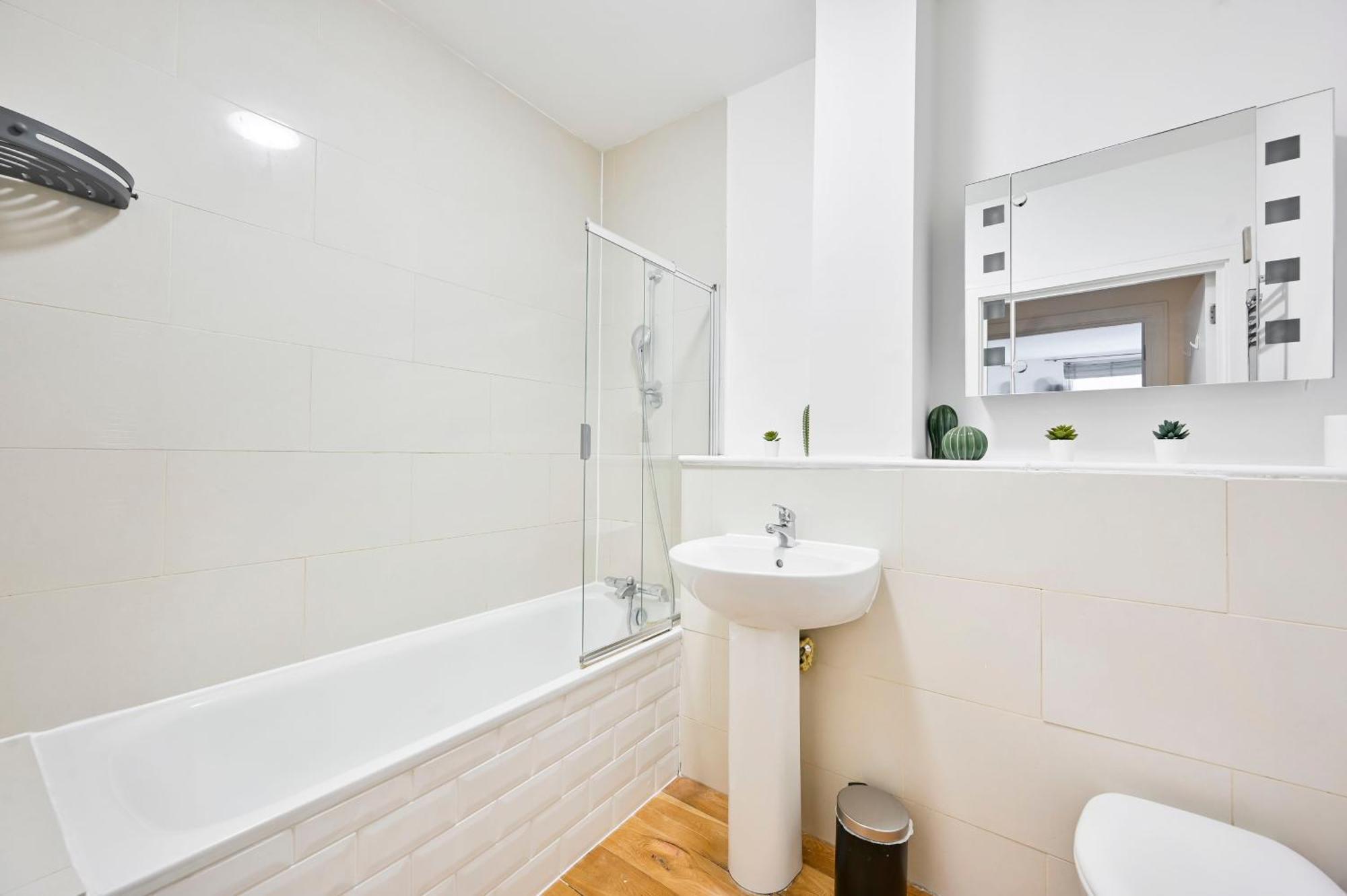 Lovely 2 Bed Tower Bridge Sleeps 6 Appartamento Londra